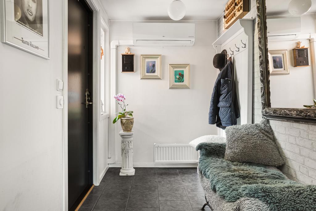 Entréhall med luftvärmepump