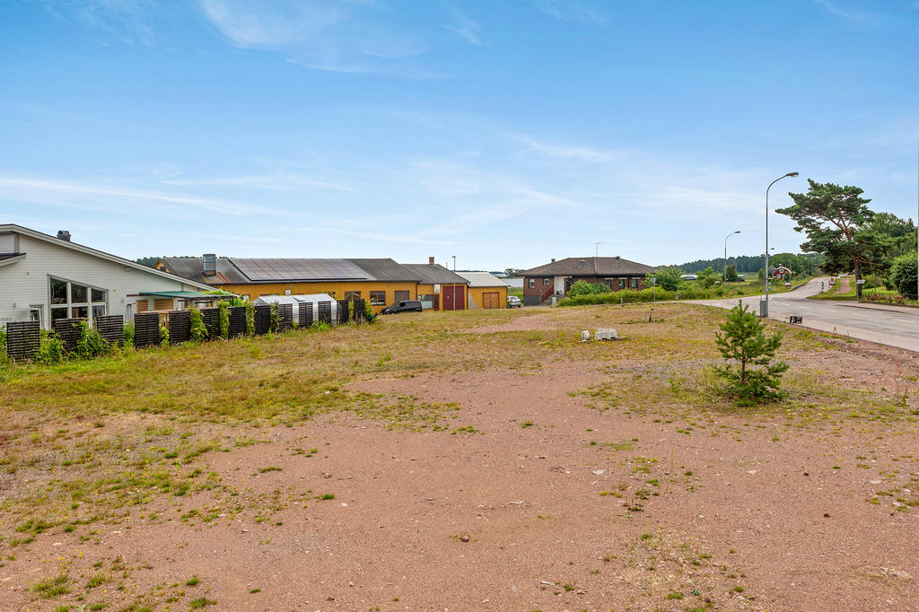 Tre villatomter på rad - går att utveckla var för sig eller tillsammans