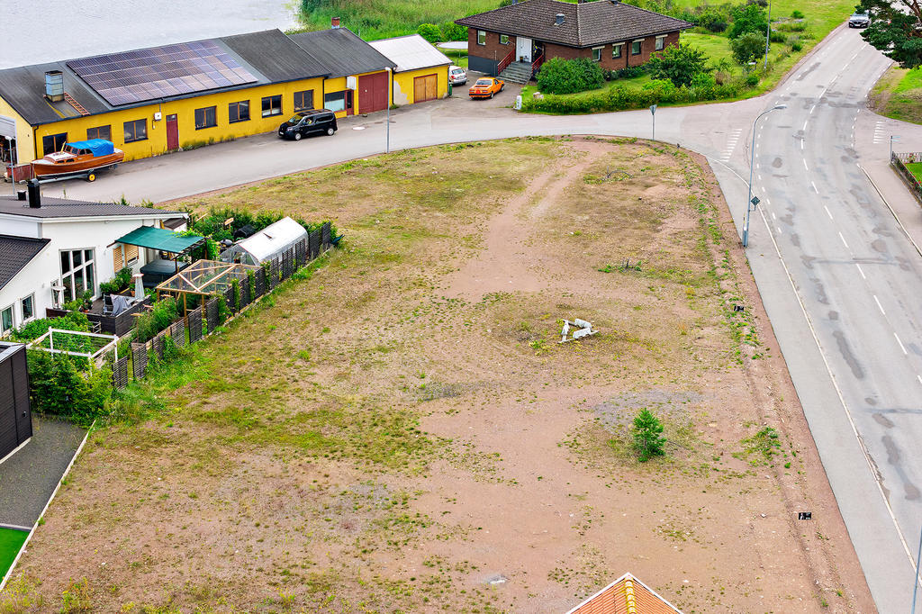 Bild för att visualisera placeringen av husen, kameran är vänd mot öster