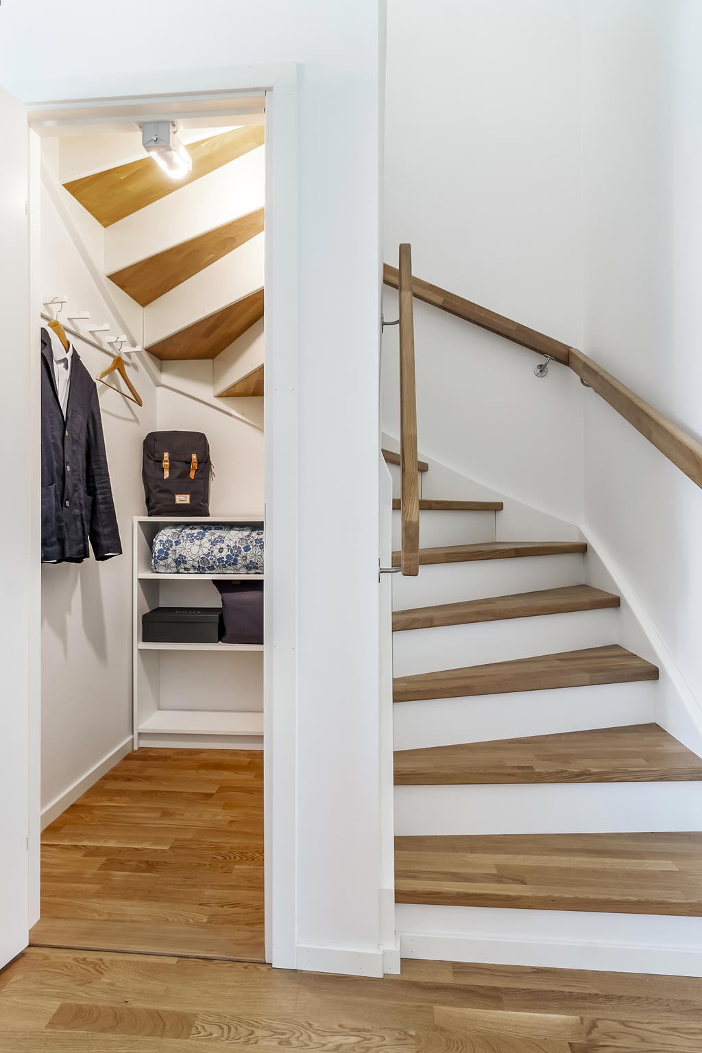 Förvaring under trapp