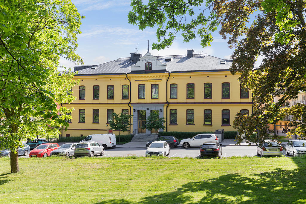 Entre till den gamla skolan