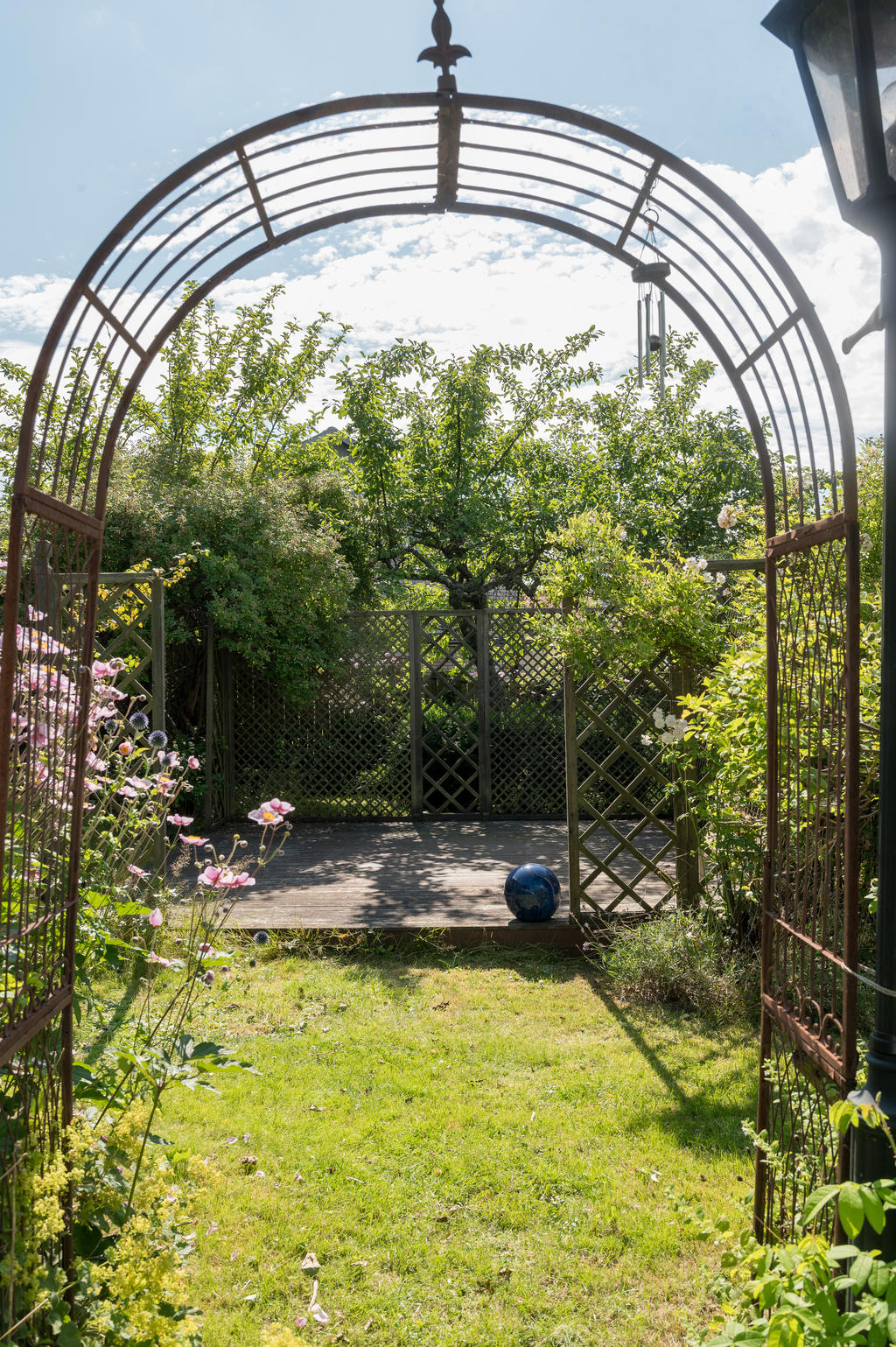 Skön plats i trädgårdens hjärta