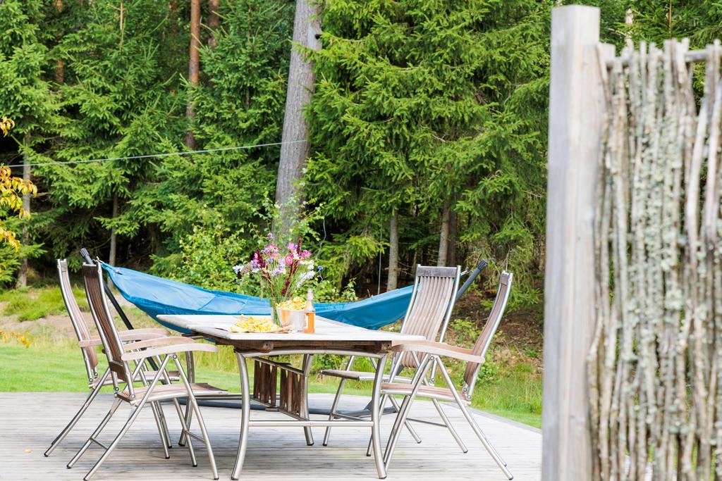 Här finns altaner i olika väderstreck för både morgonkaffet i solen och långa grillkvällar med familj och vänner.