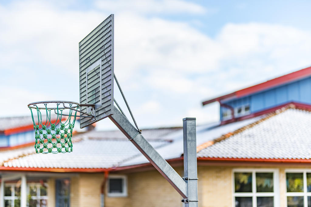 Mycket finns att göra i Stenkullen. Bl a utomhusbasket