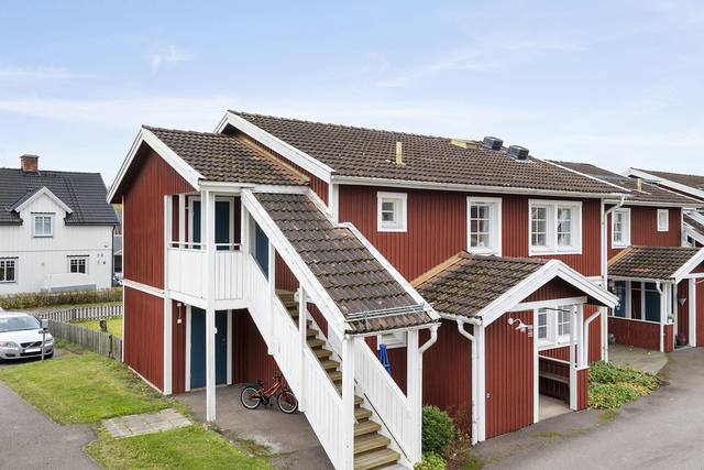 Hörnlägenhet, egen ingång
