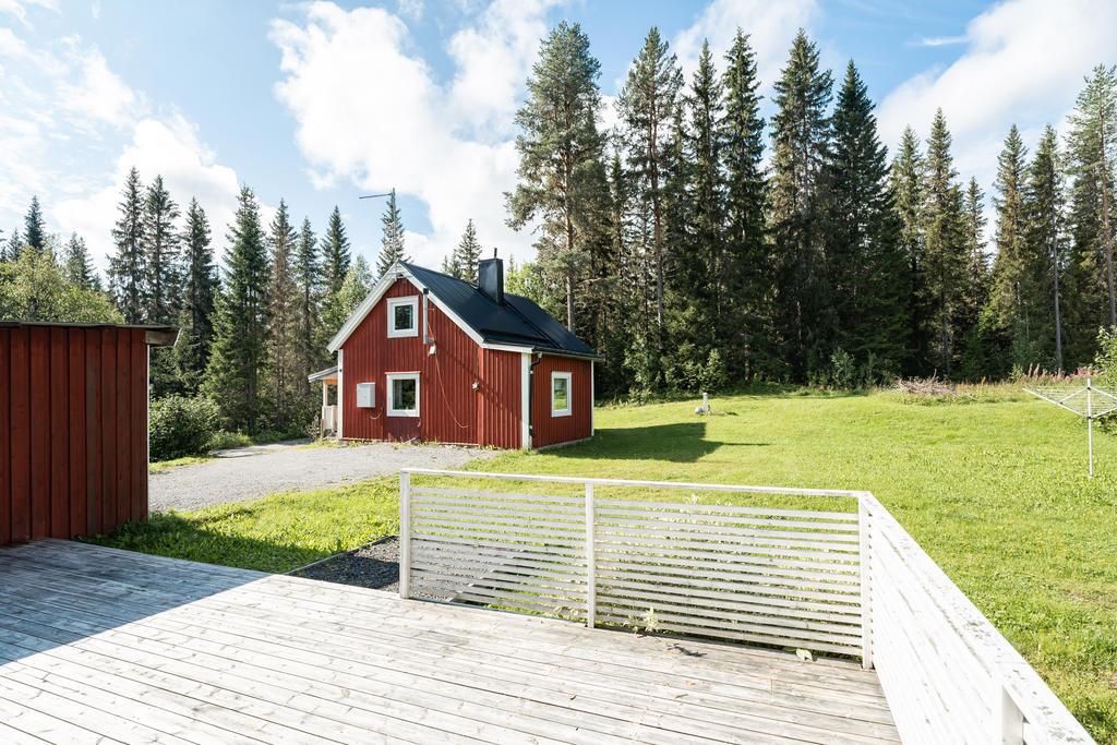 Altanen har plats för matgrupp