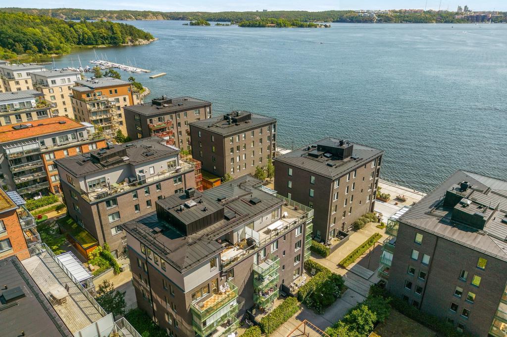 Luftigt och sjönära läge på Periskopvägen 4 i Dalénum