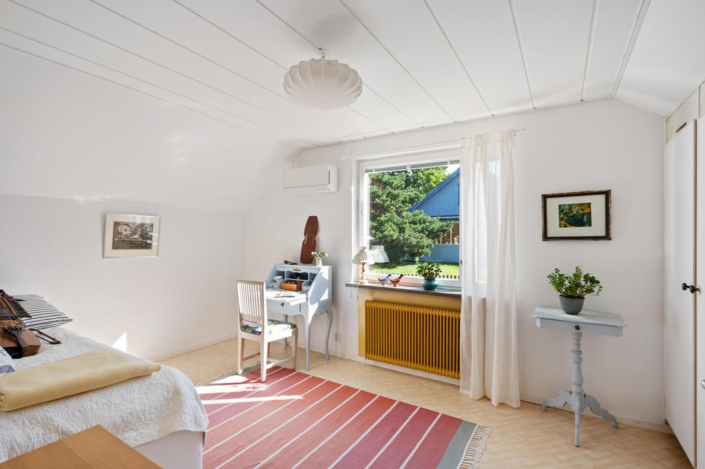 Sovrum 4 övervåning