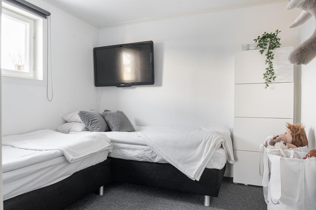 Sovrum med alkov och plats för  gott om förvaring