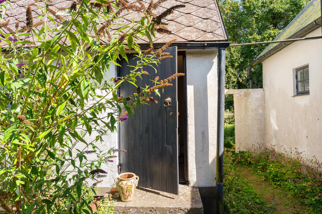 Entren till gästhuset