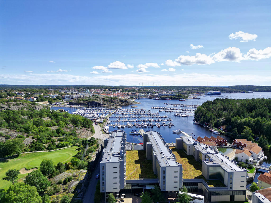 Områdesbild, Strömstad hamn och Spa & Hotell.