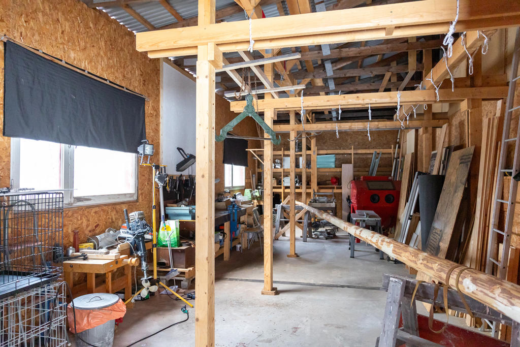 Stora ytor med möjlighet till olika verksamheter.