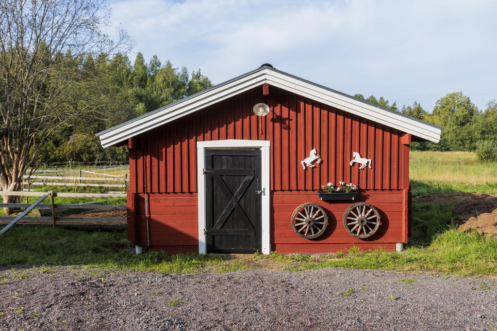 Stall med 3 boxar för häst/ponny