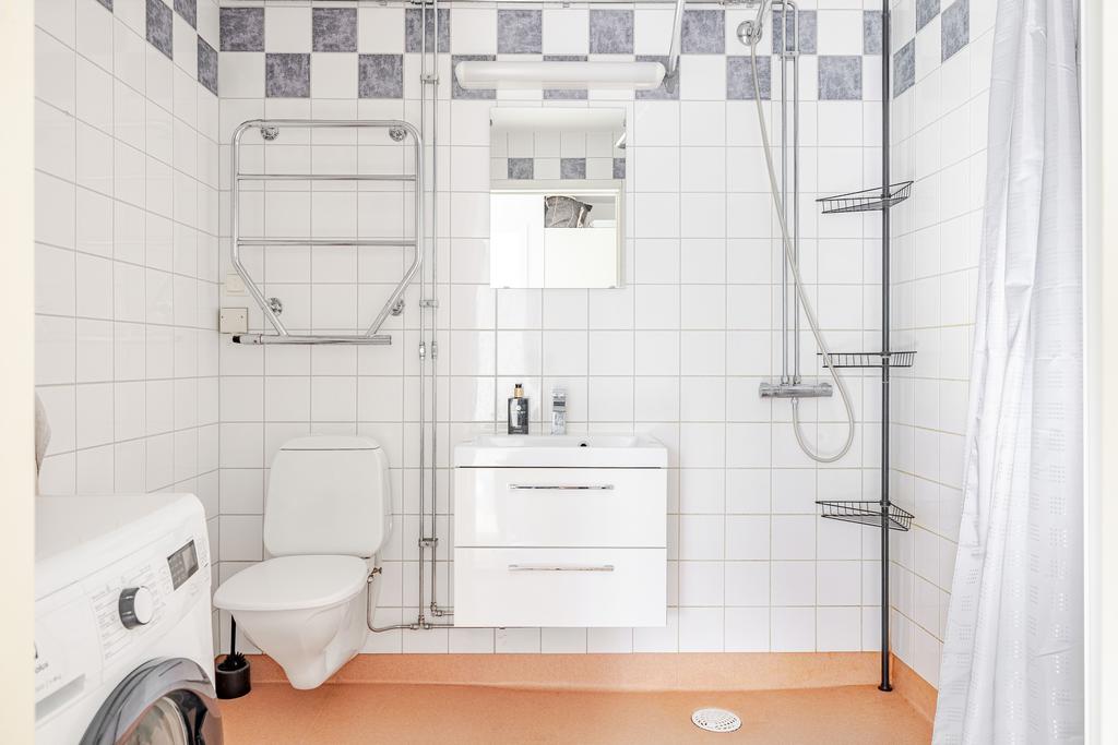 Duschrum med egen tvättmaskin
