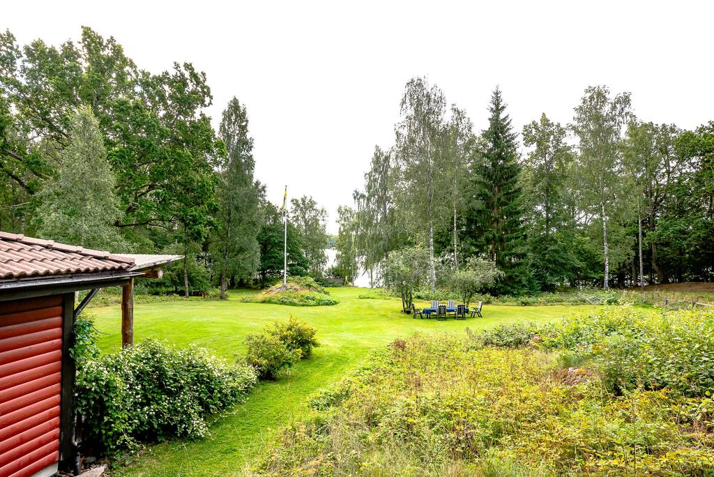 Stor sjötomt med ogenerat läge!