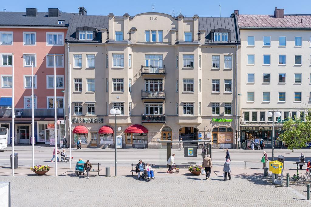 Välkommen till S:t Larsgatan 31 A anno 1912