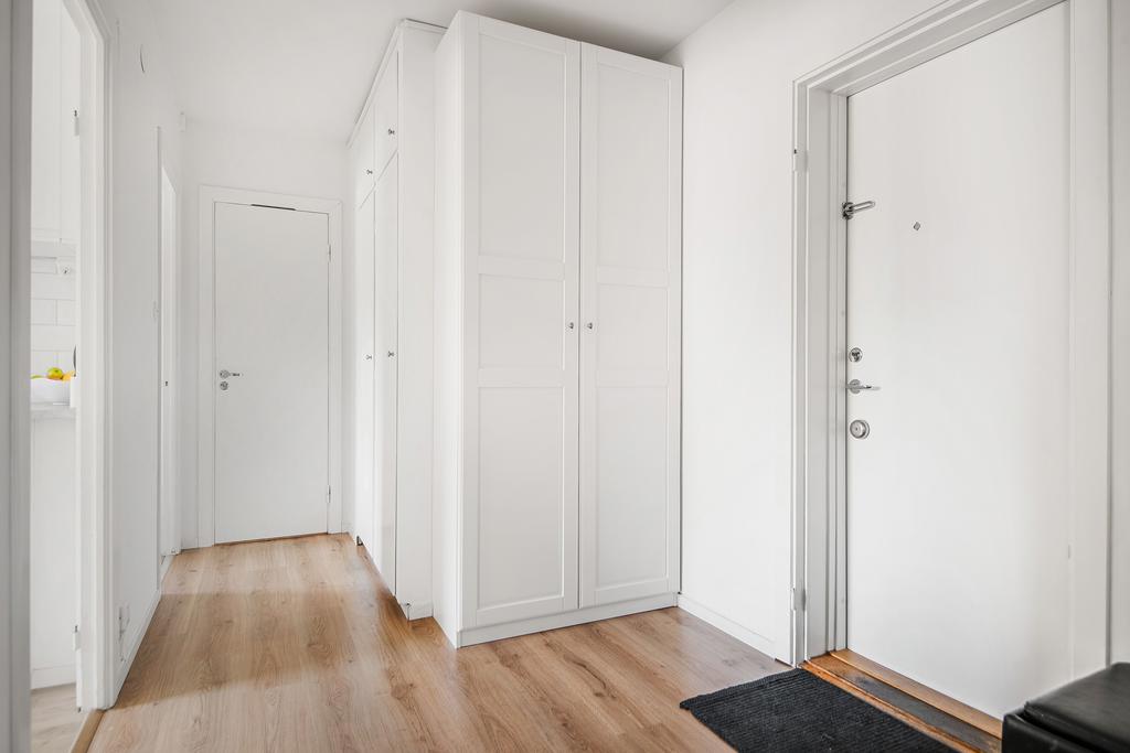 Hall med mycket förvaring