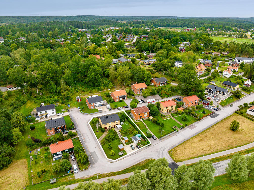 Terrasserad trädgårdstomt i tre etage