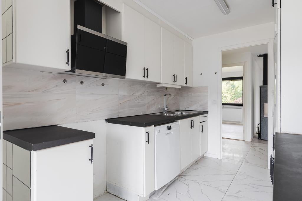 Kök - OBS. spis kommer att installeras innan tillträde