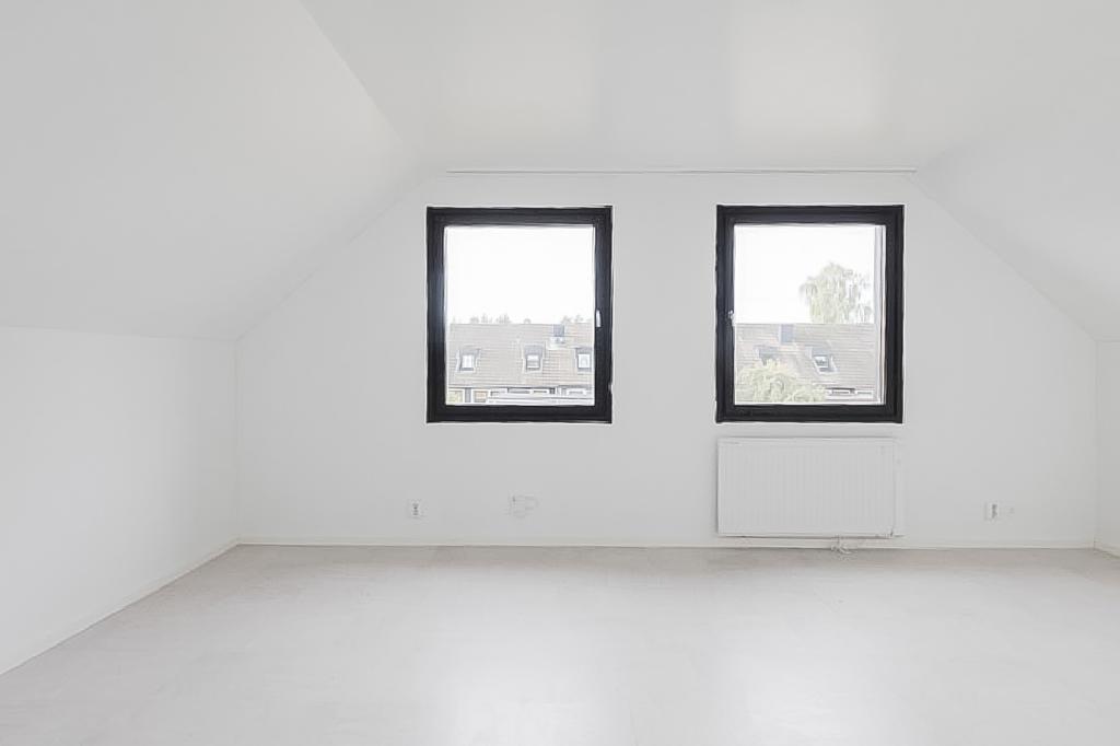 Stort sovrum på ovanvåning