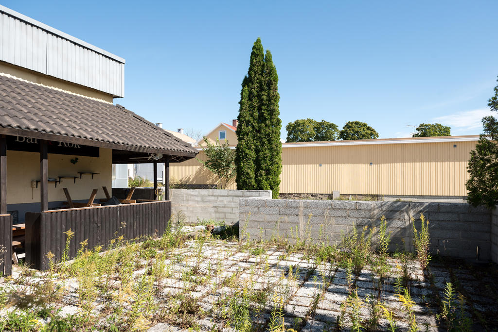 Baksida med möjlighet till fin uteplats