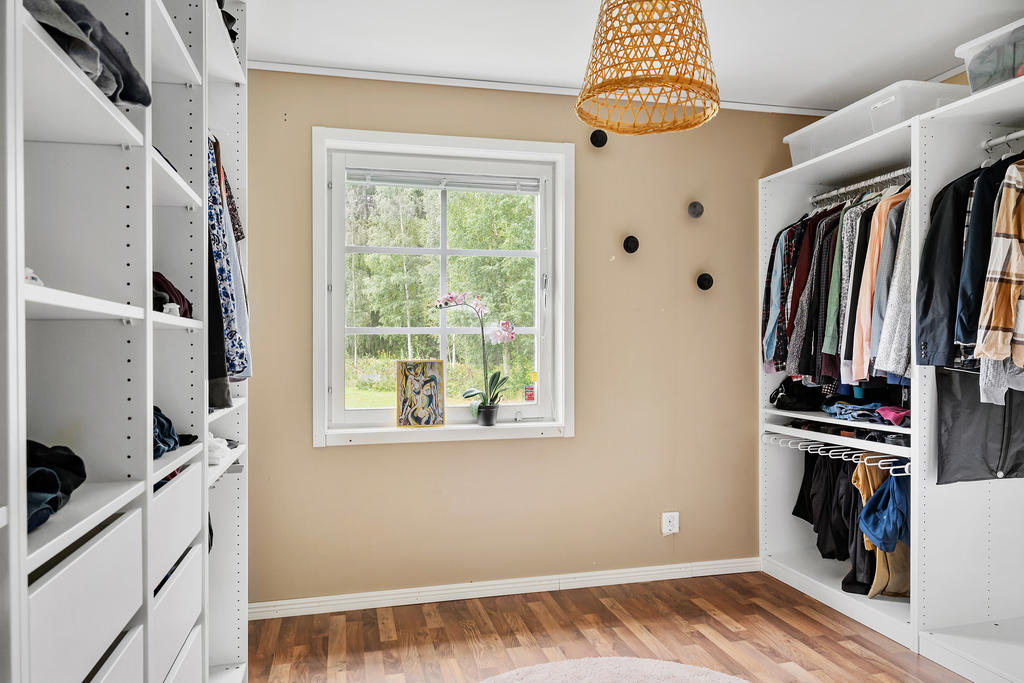 Walk in closet