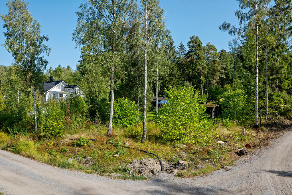 Hörnläget, där man låtit naturen vara kvar som insynsskydd