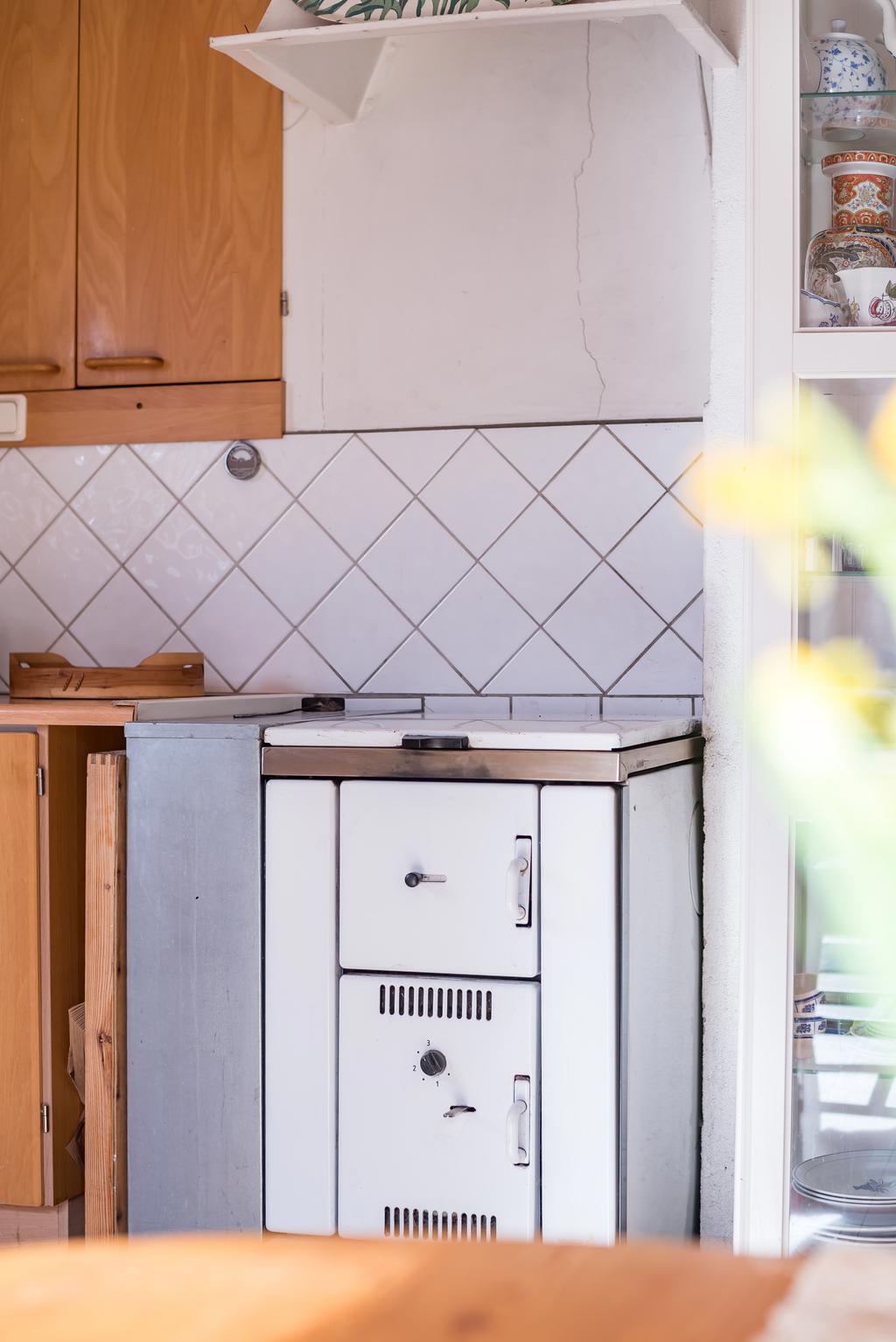 Kökspannan från vilken värmen når elementen