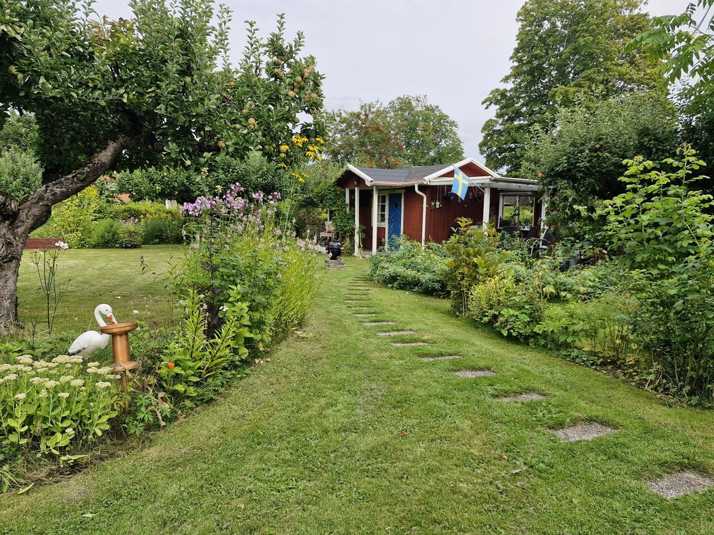 Gången som leder till gäststugan