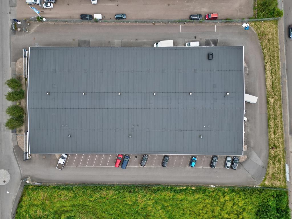 Hela gårdsytan är inhägnad 