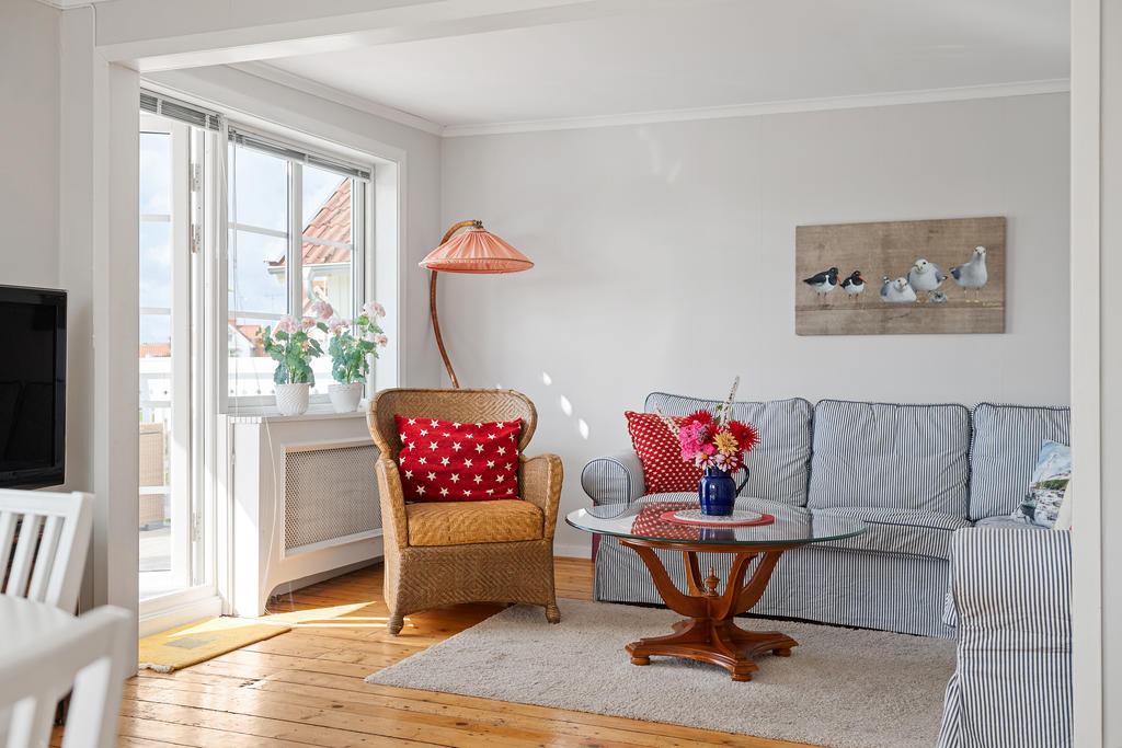 Vi går ut på altanen