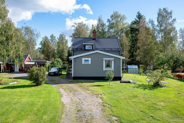 Välkommen till Vik Björkbacka 2 - en lantlig idyll strax utanför Vingåker!