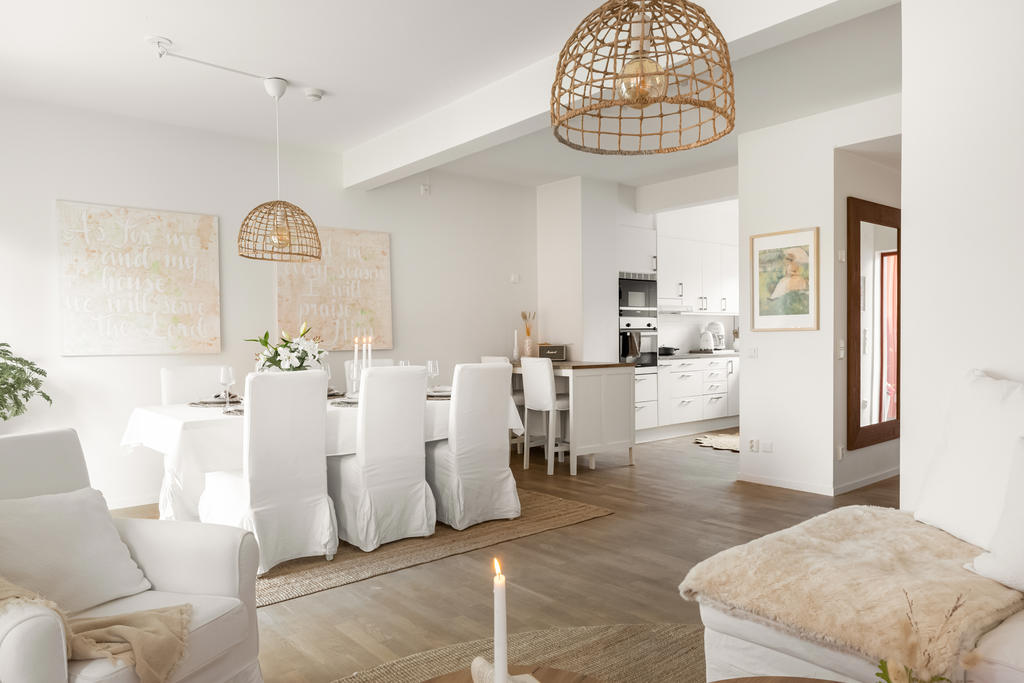 Vardagsrum/matplats mot kök