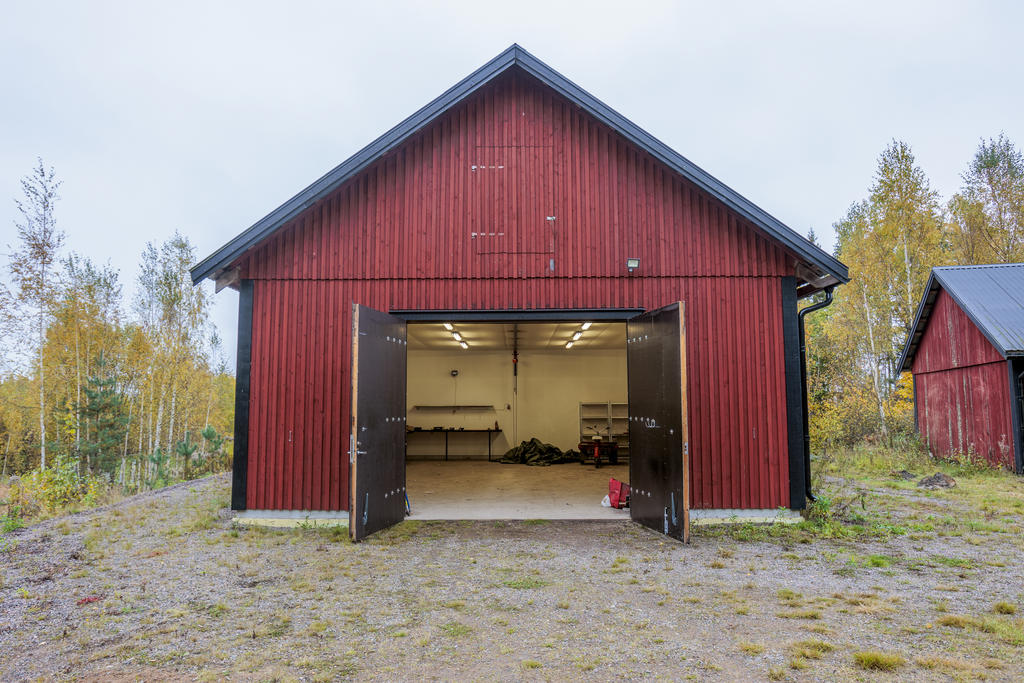 Verkstad med gjuten platta