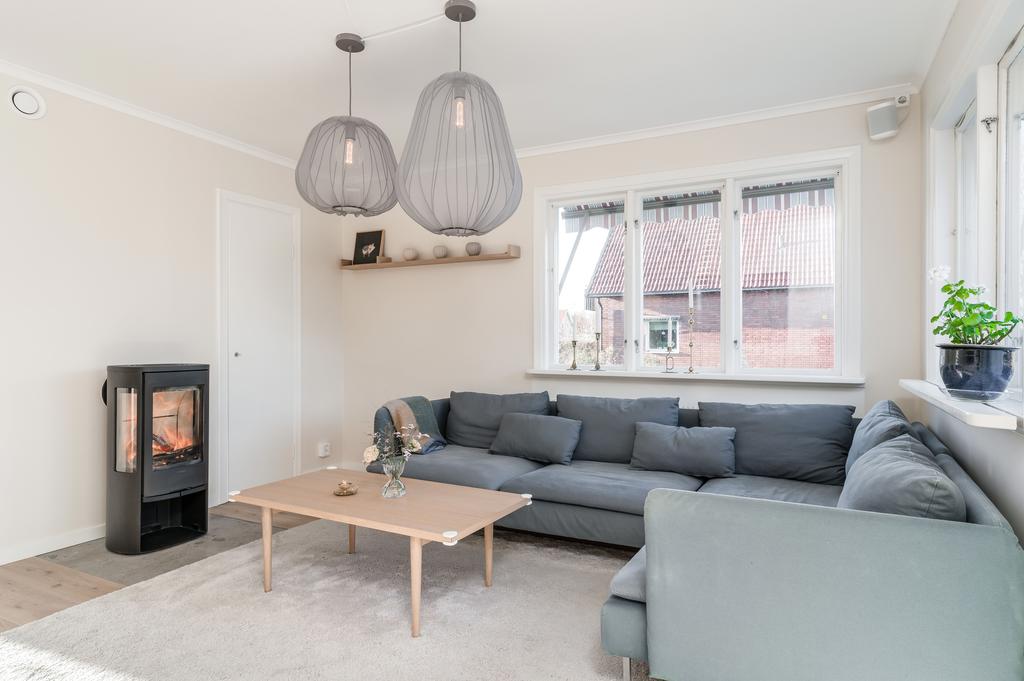 Kamin och inbyggd garderob