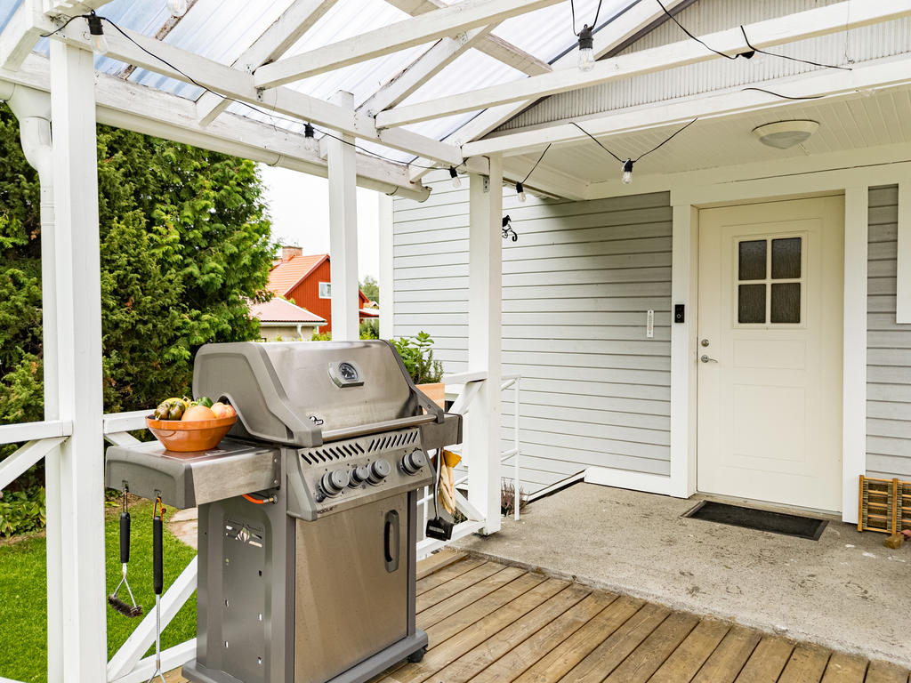 Här kan du stå under tak och grilla