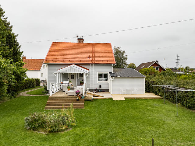 Stor altan på baksidan