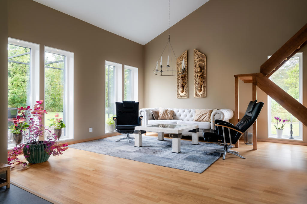 Soffhörna med ljusinsläpp från flera väderstreck