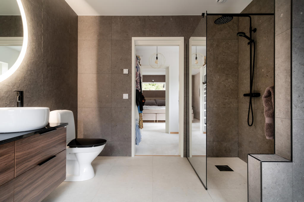 Sovrum, walk-in closet och badrum en-suite, rena drömmen!