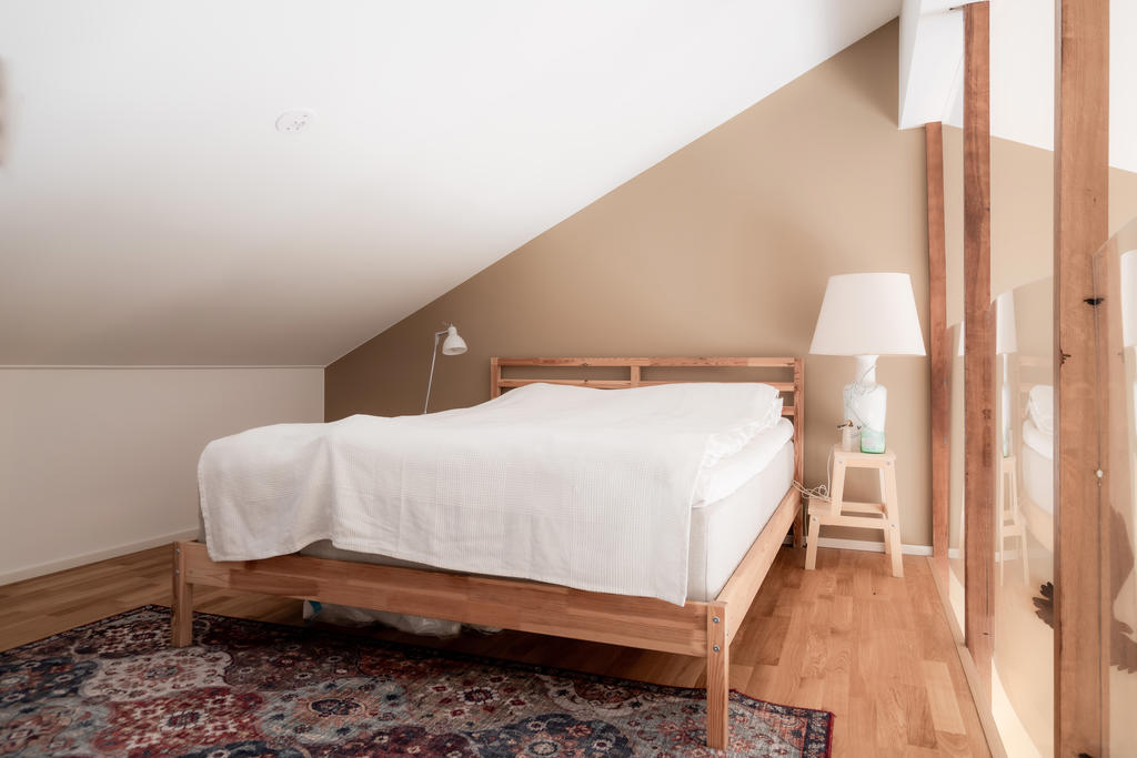 Sovplats på loftet