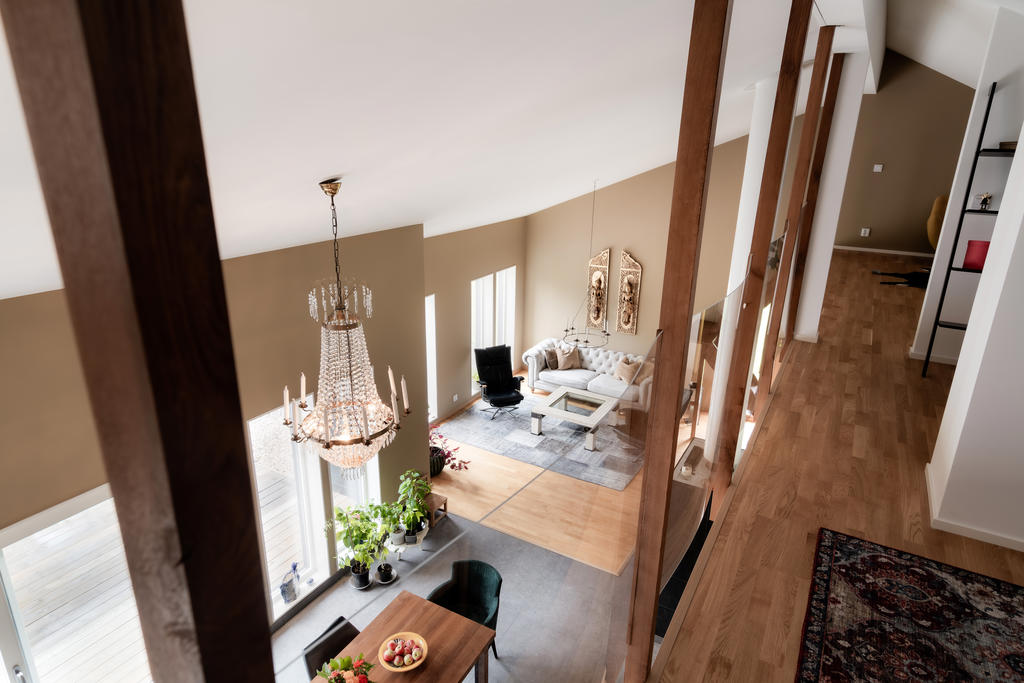 Från sovplatsen på loftet