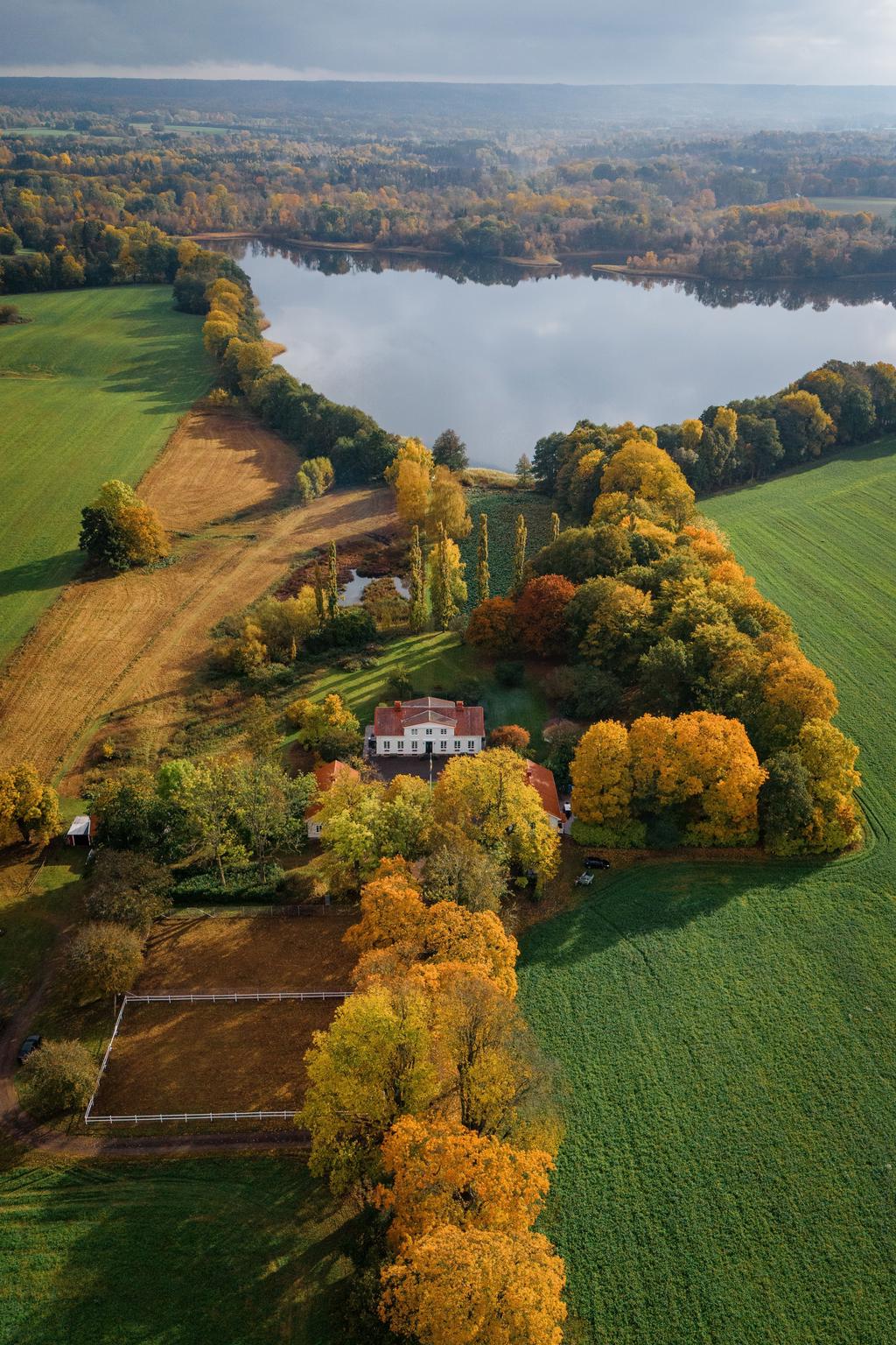 Flygfoto över hela gården