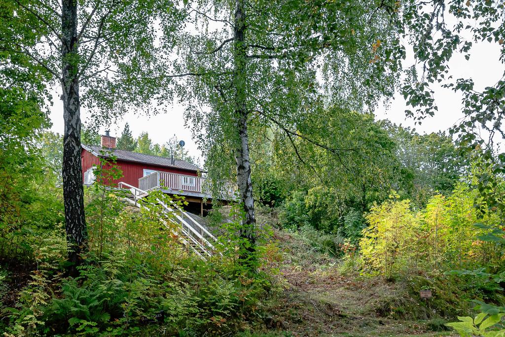 "Genvägstrappen" till sjön