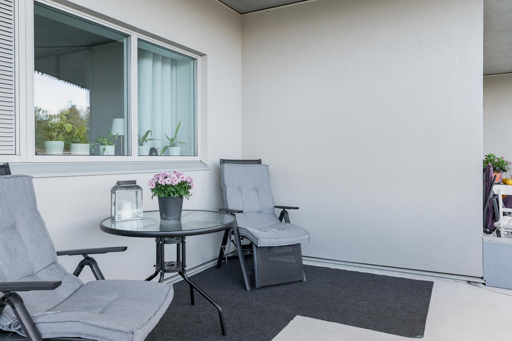Uteplats i anslutning till entrén