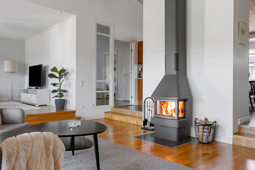 Kamin i vardagsrum