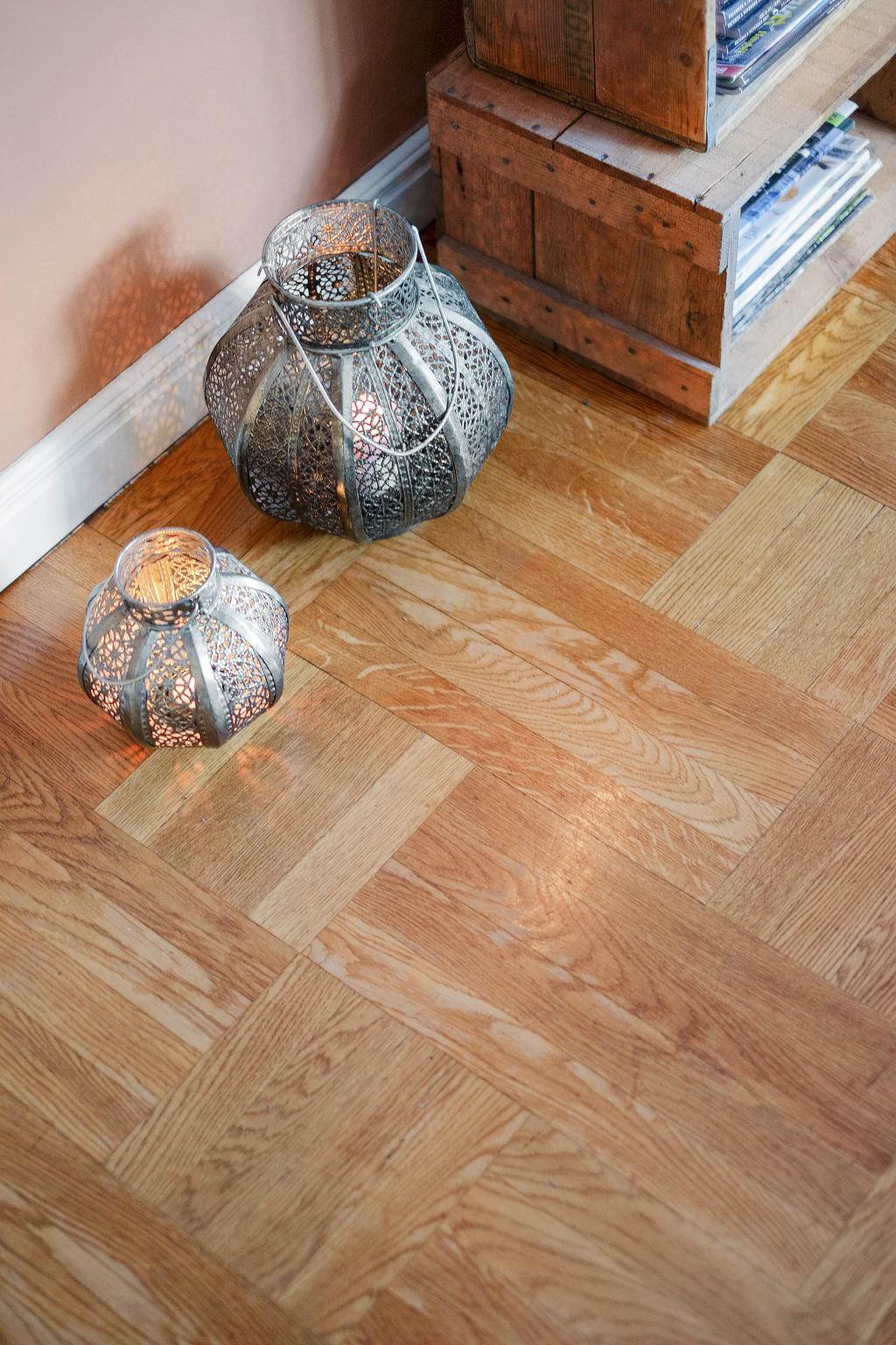 Vacker parkett i vardagsrummet