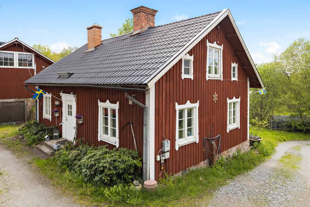 Mindre hus bredvid det stora huset om ca 125 kvm