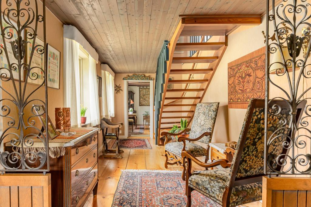 Hall med vackra golvtiljor