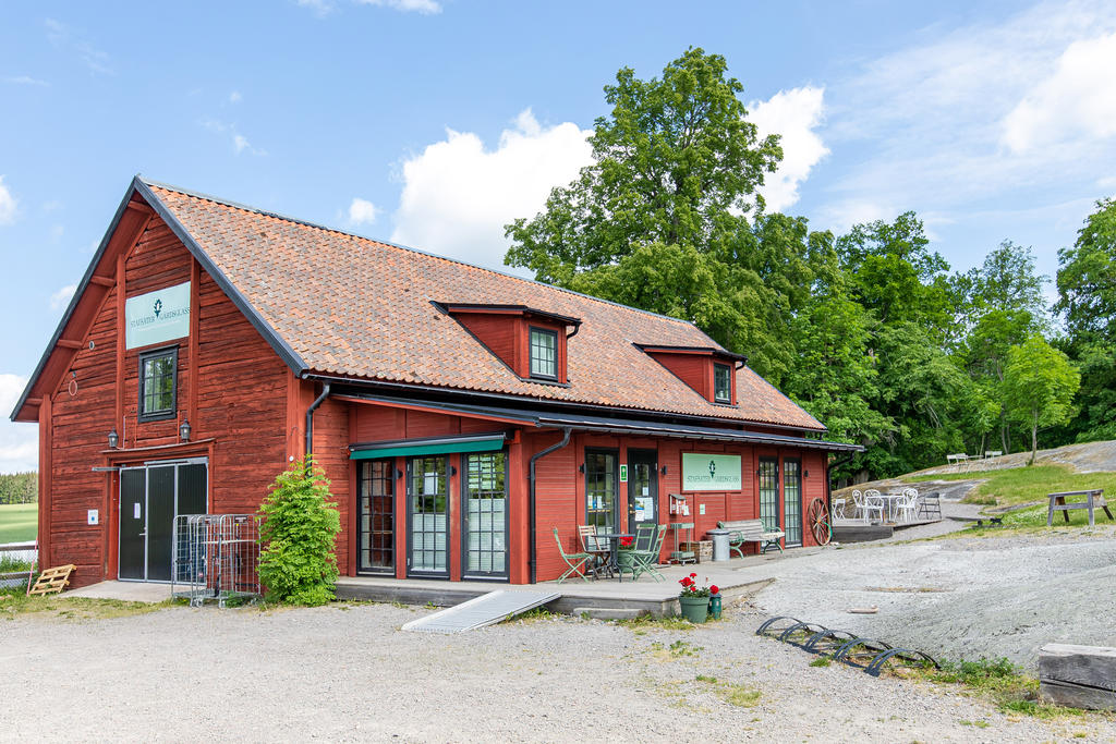 Cykelavstånd till Stafsäter med glasscafé och gårdsbutik