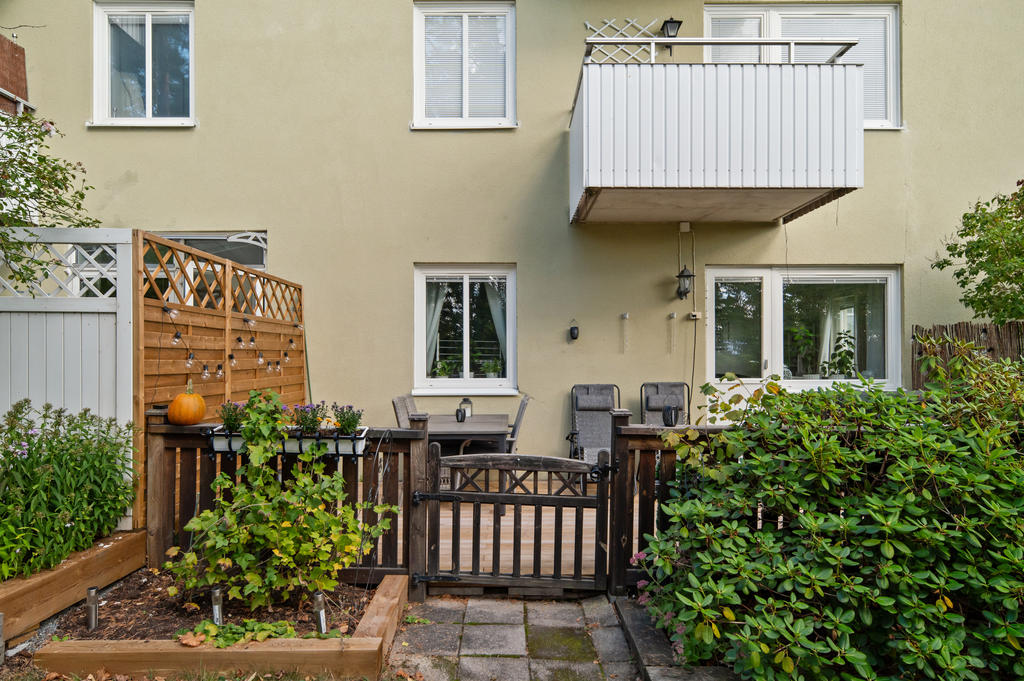 Välkommen till Trehörningen 5 med en riktigt mysig och insynsskyddad uteplats